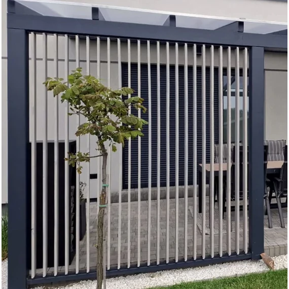 Árnyékoló oldalfal-fogadó elem-pár-függőleges lamellákhoz